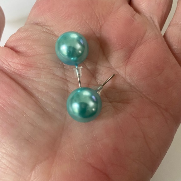 ๐Sale ๐2 for $10 NWOT powder blue metallic large oversized ball post earrings - Picture 5 of 5